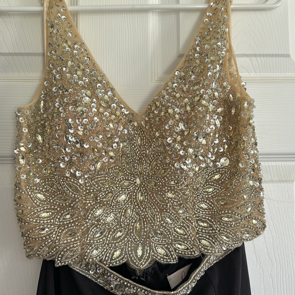 2 PIECE PROM DRESS - Picture 6 of 9